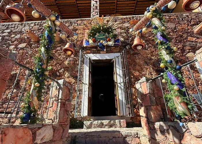 Hotel Ruinas Del Real